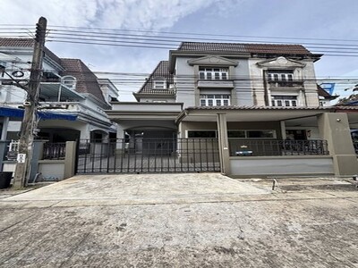 ให้เช่าทาวโฮม3ชั้น ซอยอ่อนนุช39 หรือ ศรีนครินทร์ 24 พร้อม EV char