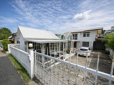 ให้เช่าบ้าน2ชั้น 100 ตร.วา. 2 หลังในรั้วเดียว สุขอนันต์ ปาร์ค 400