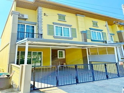 ทาวน์โฮม 2 ชั้น 4 นอน  ตลาดคลองสาม 800 ม. ตลาด ฟิวเจอร์-รังสิตคลอ