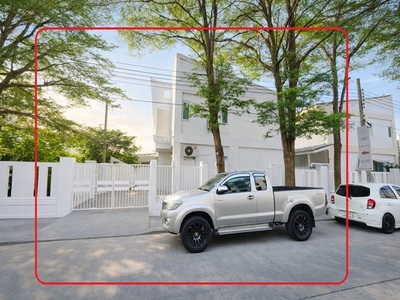 ถนนเทิดราชัน 500ม. 30 ตร.ว. 152 ตร.ม.  ศรีสมาน สนามบินดอนเมือง