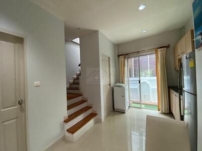 ให้เช่าทาวน์โฮม 3 ชั้น 20 ตร.ว.บ้านกลางเมือง ลูเซิร์น สุขุมวิท 77