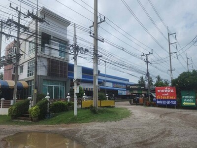 ขายที่ดินพร้อมสิ่งปลูกสร้าง ติดถนนเพชรเกษม อำเภอโพธาราม จังหวัดรา