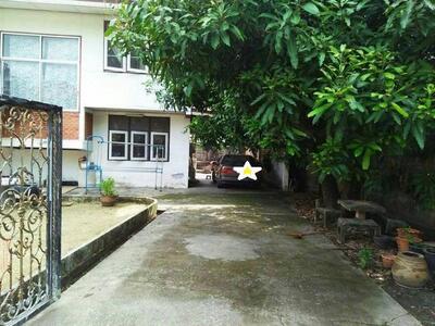 ขายที่ดินพร้อมสิ่งปลูกสร้าง เนื้อที่ 107 ตร.วา รัชดาภิเษก32 จันทร