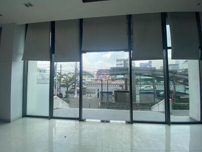 ให้เช่าพื้นที่สำนักงาน ขนาด 183 ตรม. ถนนพระรามที่ 4 ติด MRT หัวลำ