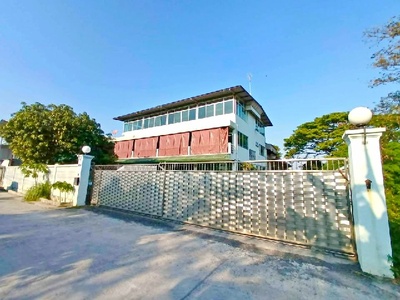 พร้อมออฟฟิศ สำนักงาน 3 ชั้น ซ.ราษฎร์อุทิศ 64-70  โกดัง 