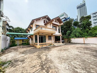 ขายบ้านเดี่ยว พร้อมที่ดิน ใจกลางเมืองศรีราชา แยกอัสสัมชัญ