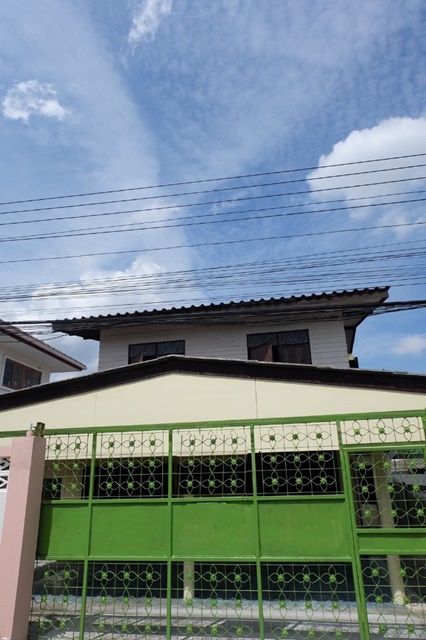 อุ่นเรือน เลียบคลองฯฝั่งเหนือ7-17 ตลาด รร.มัธยมวัดหนองแขม  2ชั้น 52ตรว. 4นอน 2น้ำ จอดรถ 3 คัน   
