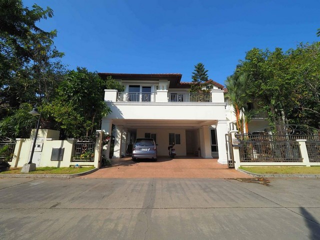 ขายบ้านเดี่ยวหลังใหญ่  เอ็นริช พาร์ค ปิ่นเกล้า  260 ตร.ว. ติดถนนกาญจนาภิเษก  3 ห้องนอน 5 ห้องน้ำ