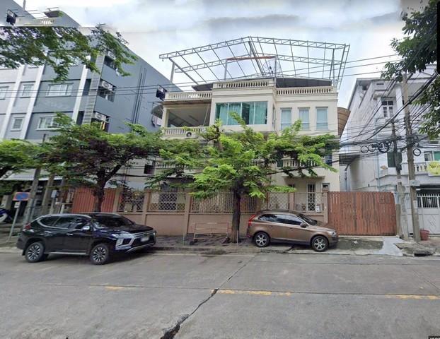 ให้เช่าบ้านเดี่ยว 4 ชั้น 800 ตรม. 12 ห้องนอน มีดาดฟ้า ย่านประชาสงเคราะห์ ดินแดง ซอยสภาการเหมืองแร่ ใกล้มหาวิทยาลัยหอการค้า