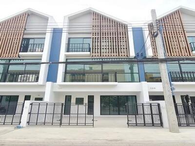 ให้เช่าอาคารพาณิชย์1คูหา 3 ชั้น 200 ตรม. โครงการ Deco ซ.สุขุมวิท 