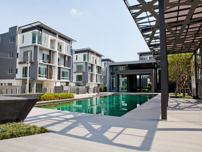 Home Office บีสแควร์ BSquareพระราม9-เหม่งจ๋าย 4ชั้น 500sq.m.