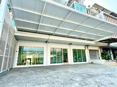 ให้เช่าอาคารพาณิชย์ 3 คูหา 4.5 ชั้น72 ตร.วา.MRTแยกลำสาลี 800 ม.