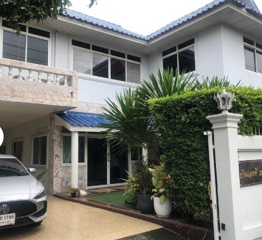 ขายบ้านเดี่ยว2ชั้น เนื้อที่ 120ตรว ซอยนนทบุรี42 ใกล้กระทรวงพาณิชย์ ตกแต่งมีสวนร่มรื่น 