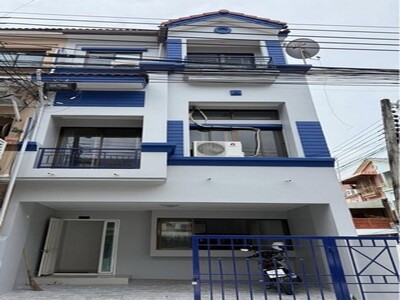 ให้เช่าทาวน์โฮม 3 ชั้น 22 ตร.ว. 3 ห้องนอน ย่านรัชดา-เหม่งจ๋าย