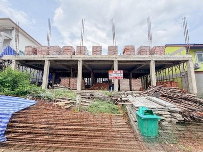 ขายที่ดิน 100 ตร.วา พร้อมโครงสร้างอาคาร ถมสูง 0.5 เมตร ทำเลศักยภา