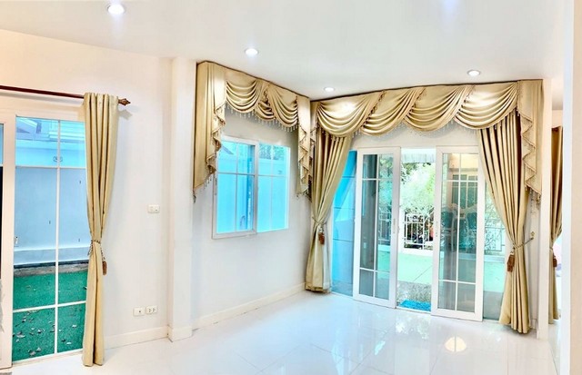 ให้เช่าบ้านเดี่ยว 2 ชั้น หมู่บ้าน เดอะ วิลล่า รัตนาธิเบศร์  ใกล้รถไฟฟ้าสายสีม่วง สถานีท่าอิฐ