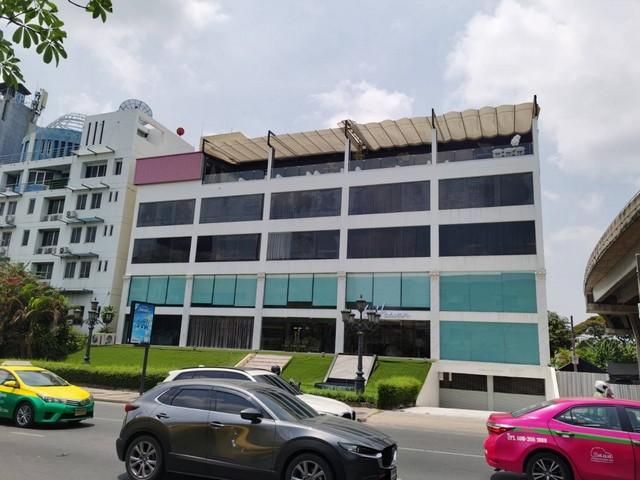 C3806 ให้เช่าและขายอาคาร 5 ชั้น พื้นที่ 1,650 ตรม. ริมถนนประดิษฐ์มนูธรรม สะพานเอกมัยเหนือ ใกล้เลียบด่วน เอกมัย ทองหล่อ