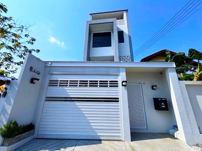 ลาดพร้าว 52-62 ให้เช่าบ้านเดี่ยว 3.5 ชั้น  402ตร.ม. MRTโชคชัย4 40