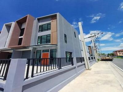 ให้เช่าโกดังพร้อมสำนักงาน 450 ตร.ม. ย่านบางใหญ่ ซอยกัตนา