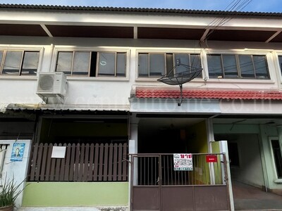 ทาวน์เฮ้าส์ หมู่บ้านปรางค์ทิพย์ ซอยลาดพร้าว 95 เดินทางสะดวก