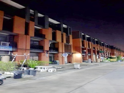 เพชรเกษม77-81 4นอน 3น้ำ 7-11 100ม. ให้เช่า อาคาร 3.5 ชั้น 