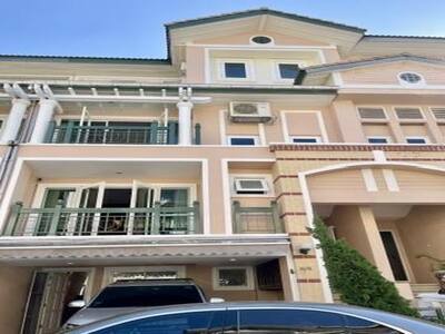 ปล่อยเช่า/Rent ทาวน์โฮม คริสตัล วิลล์ เลียบด่วนเอกมัย-รามอินทรา