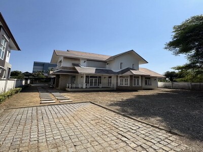 ขายบ้านเดี่ยวบนที่ดิน 216 ตรว.กรุงเทพนนท์ 12 ใกล้รถไฟฟ้าสถานีติวา