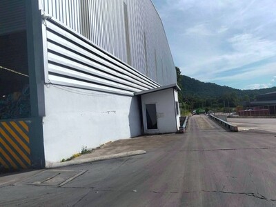 ให้เช่าโกดังศรีราชาชลบุรี โกดังขนาด 3,000 ตรม. 