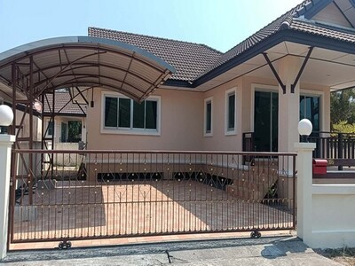 ให้เช่าบ้านเดี่ยวชั้นเดียว บ้านเพ-ตะพง ใกล้หาดแม่รำพึง ระยอง 