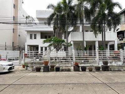 ขายบ้านเดี่ยว 4 ชั้น 120 ตร.วา ทาวน์อินทาวน์ ลาดพร้าว94