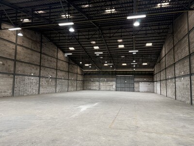 ให้เช่าโกดัง 800 ตรม. ติดถนนบางนา-ตราด กม.11.5 ขาออก ใกล้บุญถาวร 