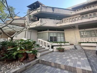 ขายทาวน์โฮม3ชั้น40ตร.วย่านลุมพินีเขตปทุมวันถนนหลังสวนเพลินจิต