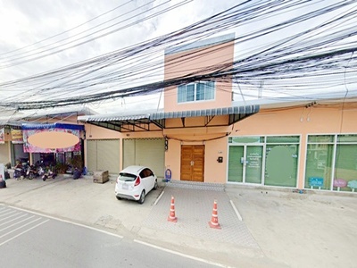 ทำเลหน้าหมู่บ้าน 1500 หลัง  ตลาดพระเงิน 1.6 กม.ให้เช่าตึกแถว 2ชั้