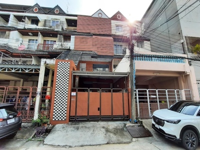 BH3532  ขาย/ให้เช่าทาวน์เฮ้าส์ 4 ชั้น หมู่บ้านวราธรวิลล์ พัฒนาการ