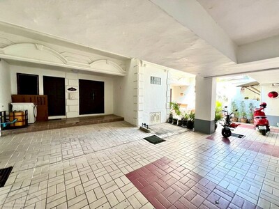 ให้เช่าทาวน์โฮมหรู 4 ชั้น 250 ตร.ม. Leo Classic Place ใจกลางทองหล