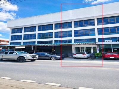 แฟชั่น 3 กม.ให้เช่าตึกพาณิชย์ 3.5 ชั้น 23 ตร รามอินทรา107-111 