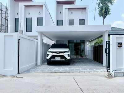 บ้านเดี่ยวซอยสยามคันทรีคลับ เฟอร์บิวอินเครื่องใช้ไฟฟ้าครบ 