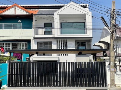 ขายทาวน์โฮม 3 ชั้น เล่นระดับ ซอยติวานนท์43 พื้นที่ 29 ตรว
