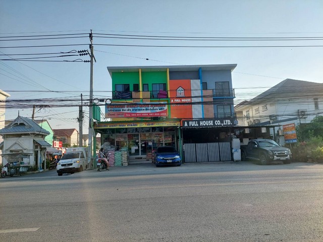 ขายทาวน์โฮมทำการค้าติดถนนใหญ่ทำเลดีมาก ราคาดีสุดย่านนี้ ติดถ.บ้านกล้วย-ไทรน้อย นนทบุรี 