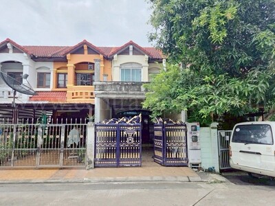 ทาวน์เฮ้าส์ นันทนาการ์เด้น 2 รัตนาธิเบศร์ - ท่าอิฐ ถนนเมน