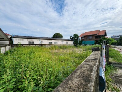 ขายที่ดิน ในหมู่บ้านบัวขาว ซ.รามคำแหง 174 เนื้อที่ 51 ตรว. 