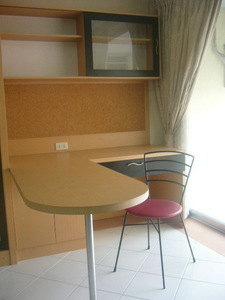 ขายลิพวิ่งเพลสคอนโด ปากซอยลาดพร้าว 140 ริมถนนลาดพร้าวใกล้สถานีรถไฟฟ้าสีเหลืองมากๆ ไม่แพง 2k