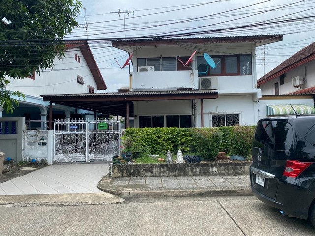 ให้เช่าบ้านเดี่ยว 2 ชั้น หมู่บ้านสหกรณ์ ซอยเสรีไทย 57 ใกล้มอเตอร์เวย์ ใกล้เดอะมอลล์บางกะปิ 