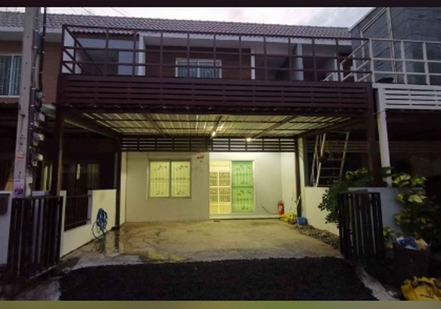 ให้เช่าทาวน์โฮม2ชั้น อารียาคัลเลอร์ บางนา กม8  มี 2 ห้องนอน 2 ห้องน้ำ ใกล้เมกะ