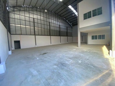 รร.ทานตะวันไตรภาษา 4.2 กม. 2ออฟฟิศ ตลาดแครายพลาซ่า 800 ม.659ตร.ม.