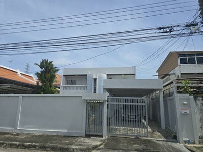 บ้านเดี่ยว 2 ชั้น พื้นไม้สักแท้ หมู่บ้านเมืองทอง 2/2 , 100 ตร.ว