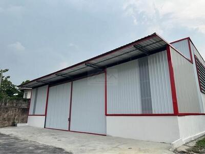 ให้เช่าโกดังสร้างใหม่ 700 ตรม. ถ.กรุงเทพกรีฑา รถเทรลเลอร์เข้า-ออก