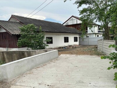 ขายที่ดิน 51 ตรว พร้อมบ้าน1 หลัง 