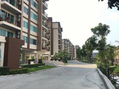 คอนโดศรีราชา ให้เช่า Greenlake Condo บรรยากาศสงบ ส่วนตัว ระเบียงก