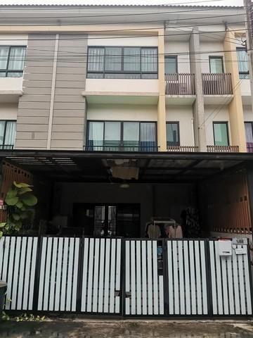 C2682 ให้เช่าและขายทาวน์โฮม 3 ชั้น โครงการ เดอะคอนเนคอัพ 3 เฉลิมพระเกียรติ​ ร. 9 ซอย 67
